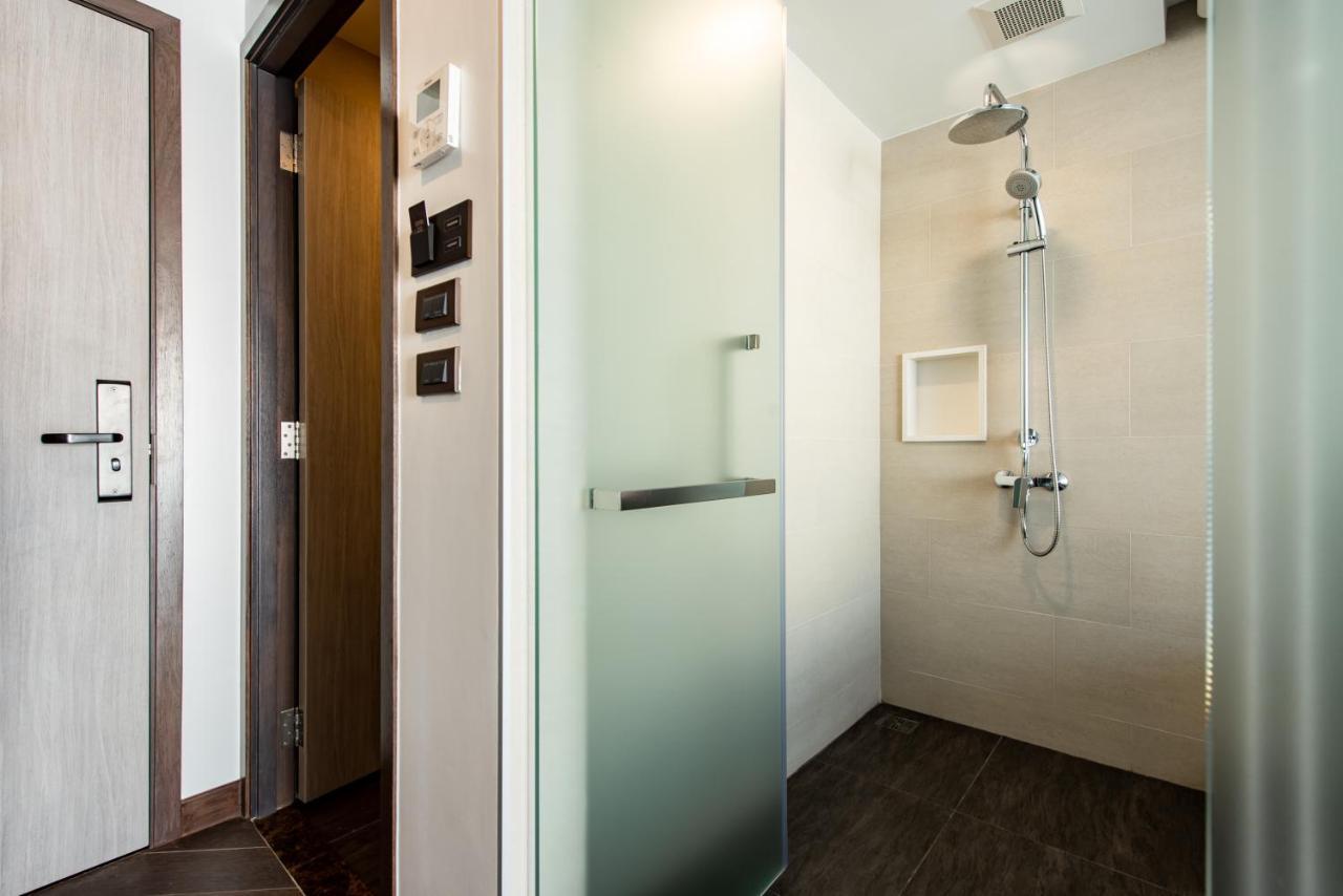 Blackwoods Hotel Pattaya - Sha Extra Plus Zewnętrze zdjęcie A wet room