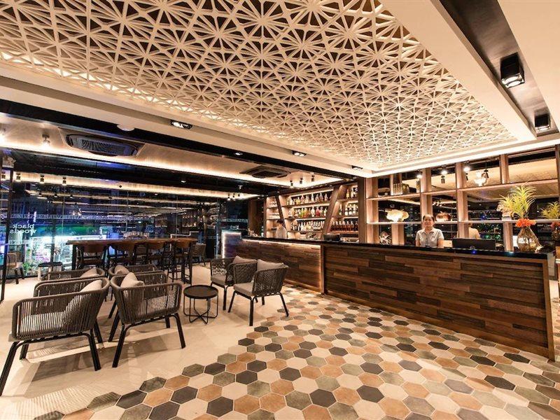 Blackwoods Hotel Pattaya - Sha Extra Plus Zewnętrze zdjęcie The interior of the restaurant
