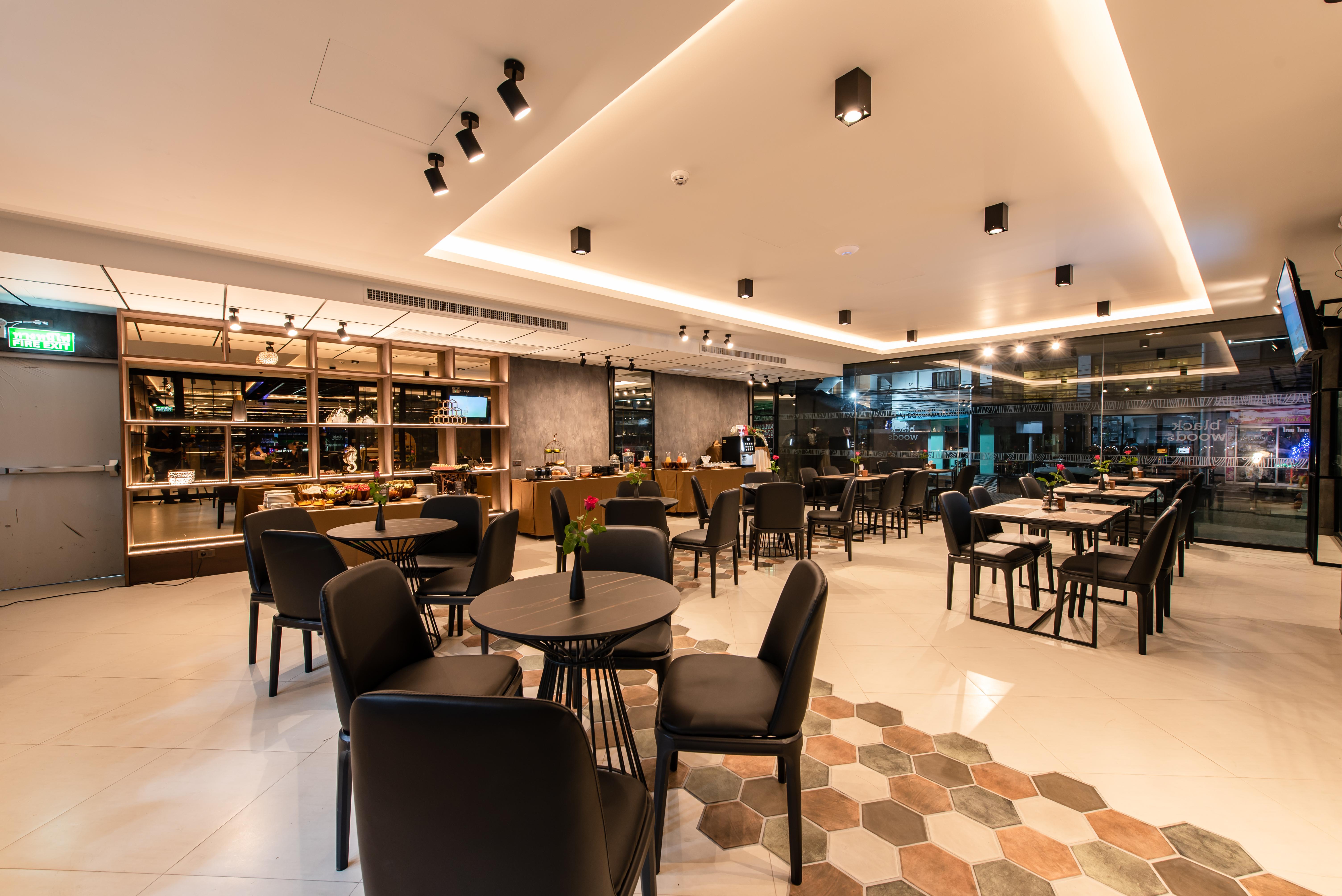 Blackwoods Hotel Pattaya - Sha Extra Plus Zewnętrze zdjęcie The lounge at Suvarnabhumi Airport