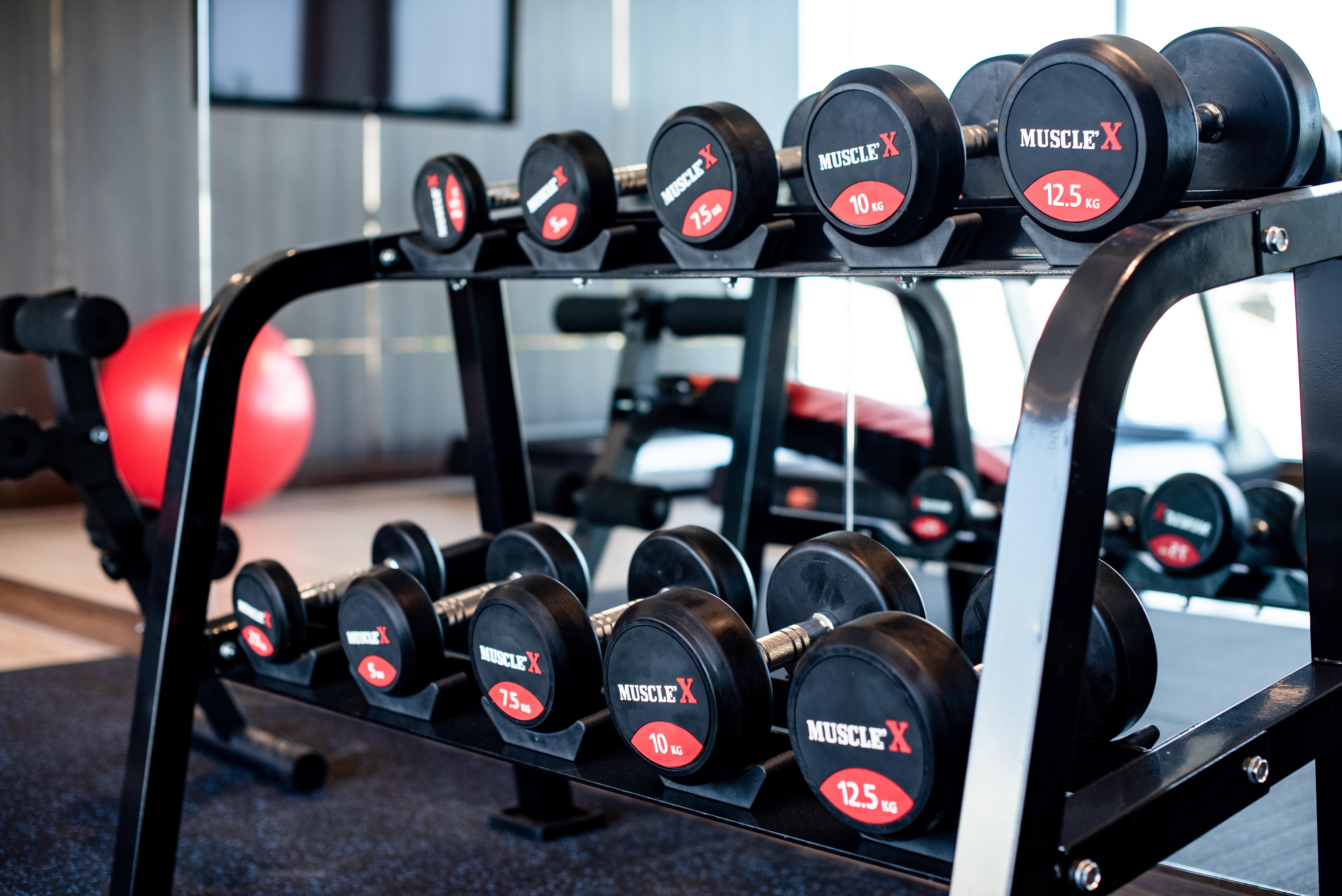 Blackwoods Hotel Pattaya - Sha Extra Plus Zewnętrze zdjęcie Dumbbells on a rack